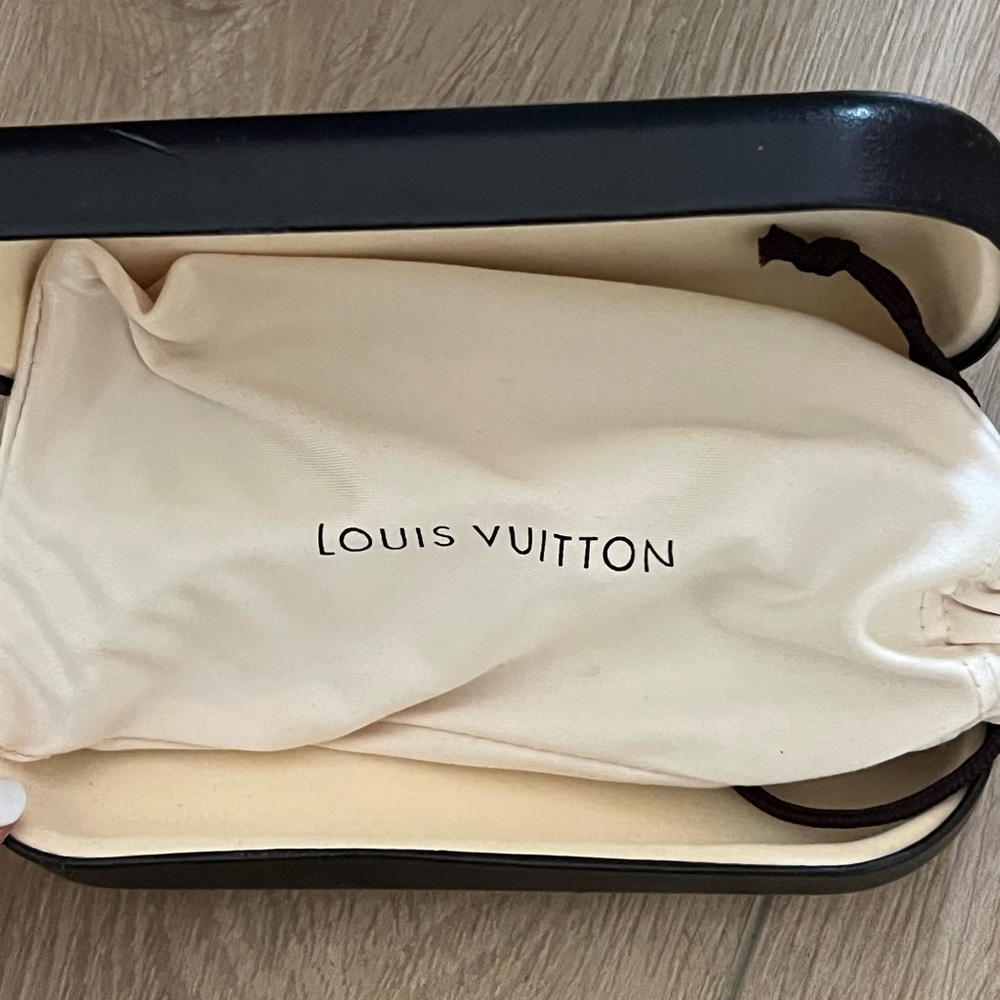 Louis Vuitton Black Frame Sunglasses with Gold Details - Picture 3 of 3